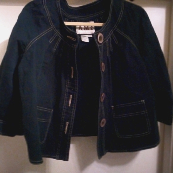 💥HP💥 VINTAGE DENIM SUPER-TREND.. Top of the line in Jean Jackets..BNWOT - Picture 1 of 5